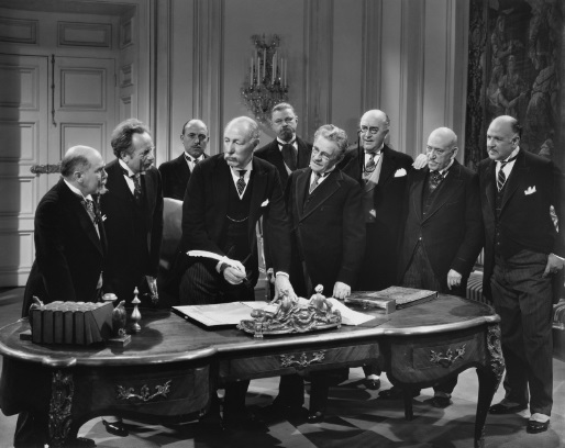 An image of the Fictional Golf and Country Club Competition Committee attempting to resolve the conundrum!!