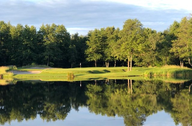 The Par 3 8th on the Old Course, by kind permission of Les Bordes