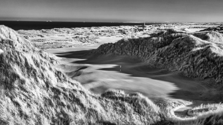 A stunning example of a links course photographed in Black and White, by kind permission of Kevin Diss Photography