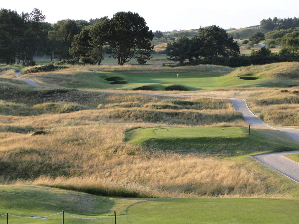 A photo of the Par 3 opening hole at Southport and Ainsdale - Photographer Andy Bowen (reproduced via CC BY-SA 4.0)
