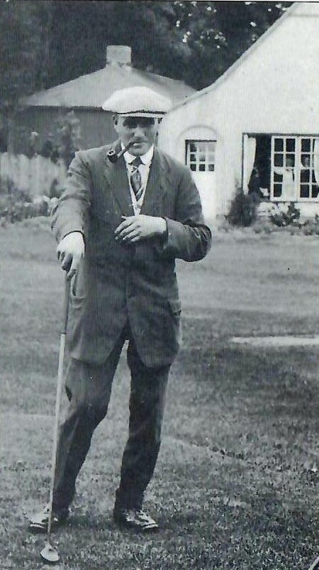 Photograph of James Douglas Edgar coaching (whilst smoking his pipe!!), kindly supplied by the Heaton History Group