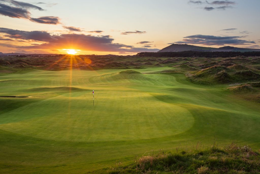 Stunning sunset from behind the 3rd green ... photograph by kind permission of Dumbarnie Links