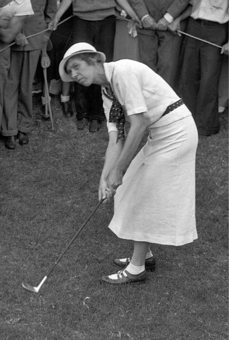 Photograph of Joyce Wethered playing at Wilshire Country Club